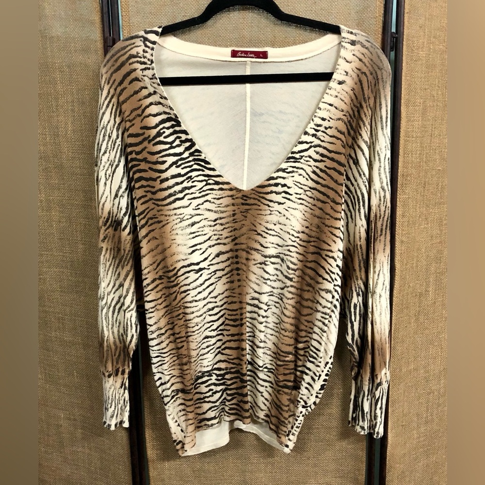 Barbara Lesser Tiger Print V-Neck Sweater Size L